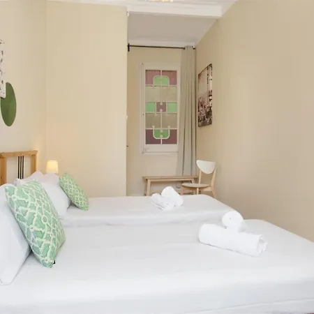 Paseo St Joan Classic 4bd For 10 Guests Apartment *