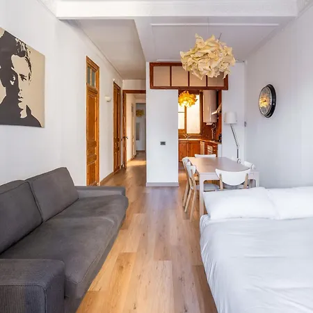 Paseo St Joan Classic 4bd For 10 Guests Apartment