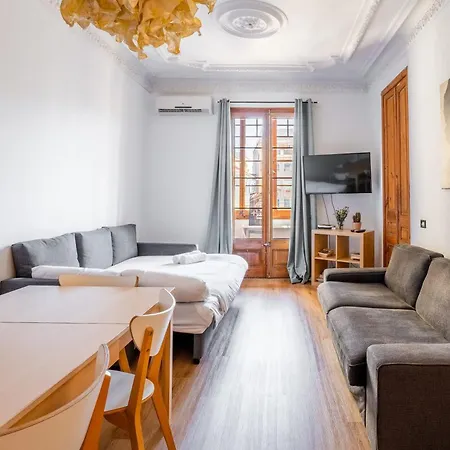 Paseo St Joan Classic 4bd For 10 Guests
