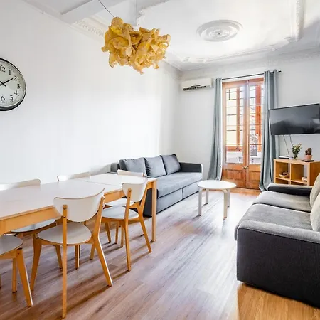 Paseo St Joan Classic 4bd For 10 Guests Apartamento
