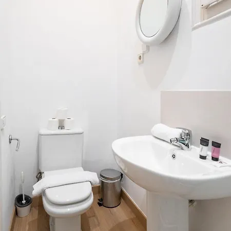 Paseo St Joan Classic 4bd For 10 Guests