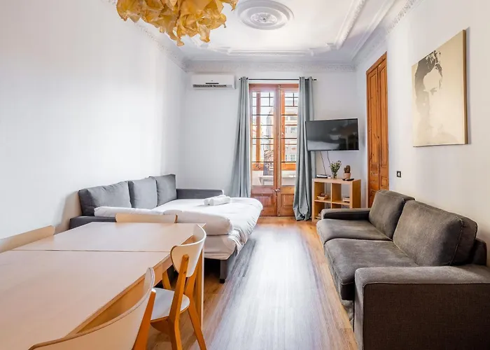 The Collection - Paseo St Joan Classic 4bd For 10 Guests