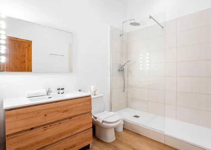 The Collection - Paseo St Joan Classic 4bd For 10 Guests
